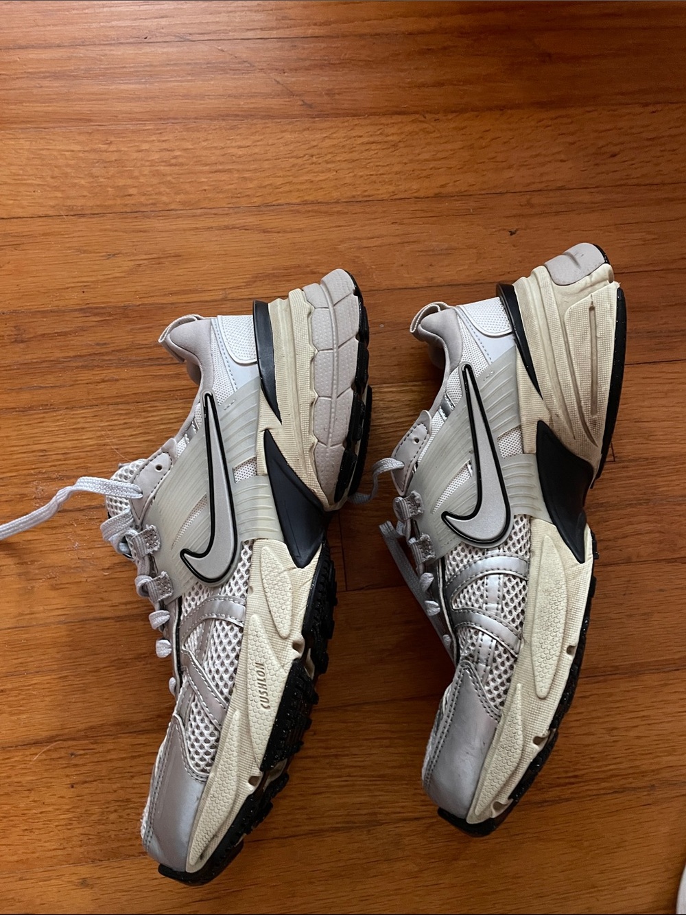 Nike Beige and White Mesh Trainer Sneakers - Picture 3 of 5